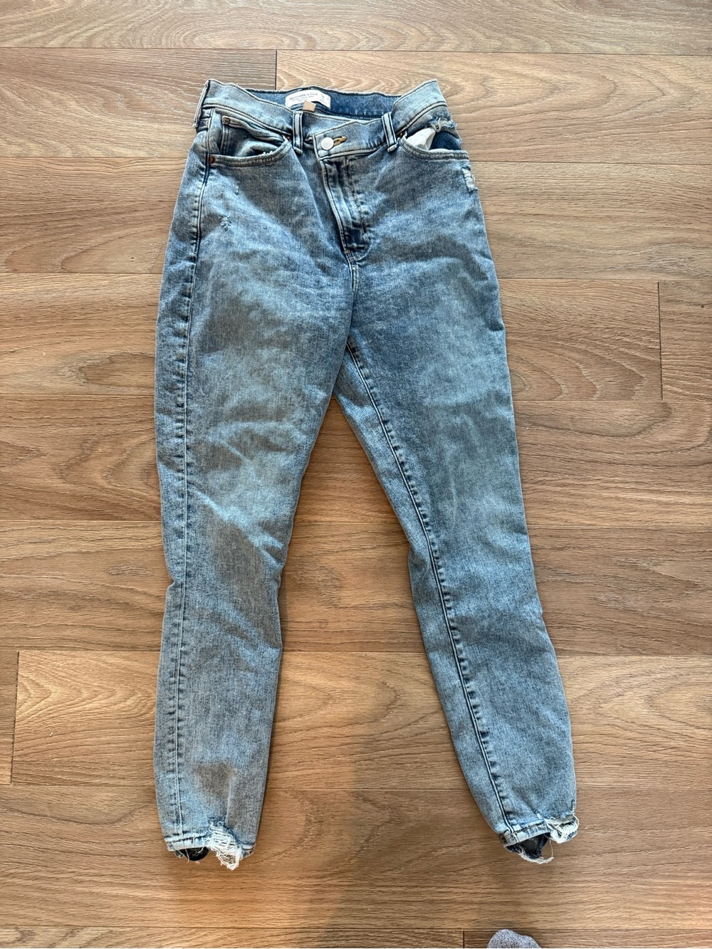 Abercrombie & Fitch The Super Skinny Ankle High Rise Blue Jeans